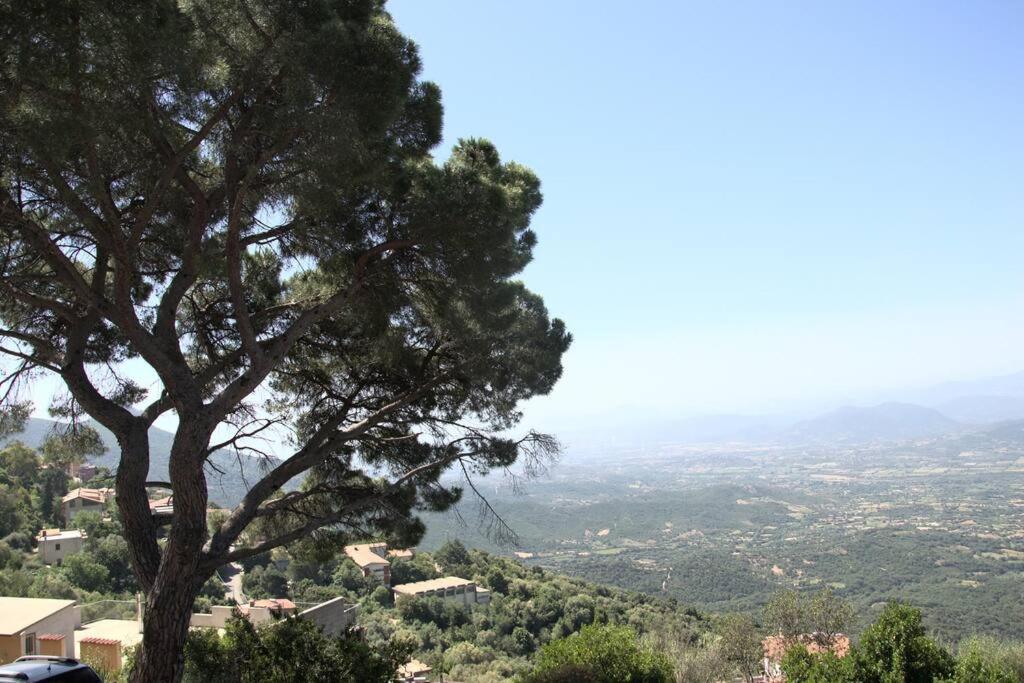 Апартаменти Montecolcau Panoramic View Баунеї Екстер'єр фото